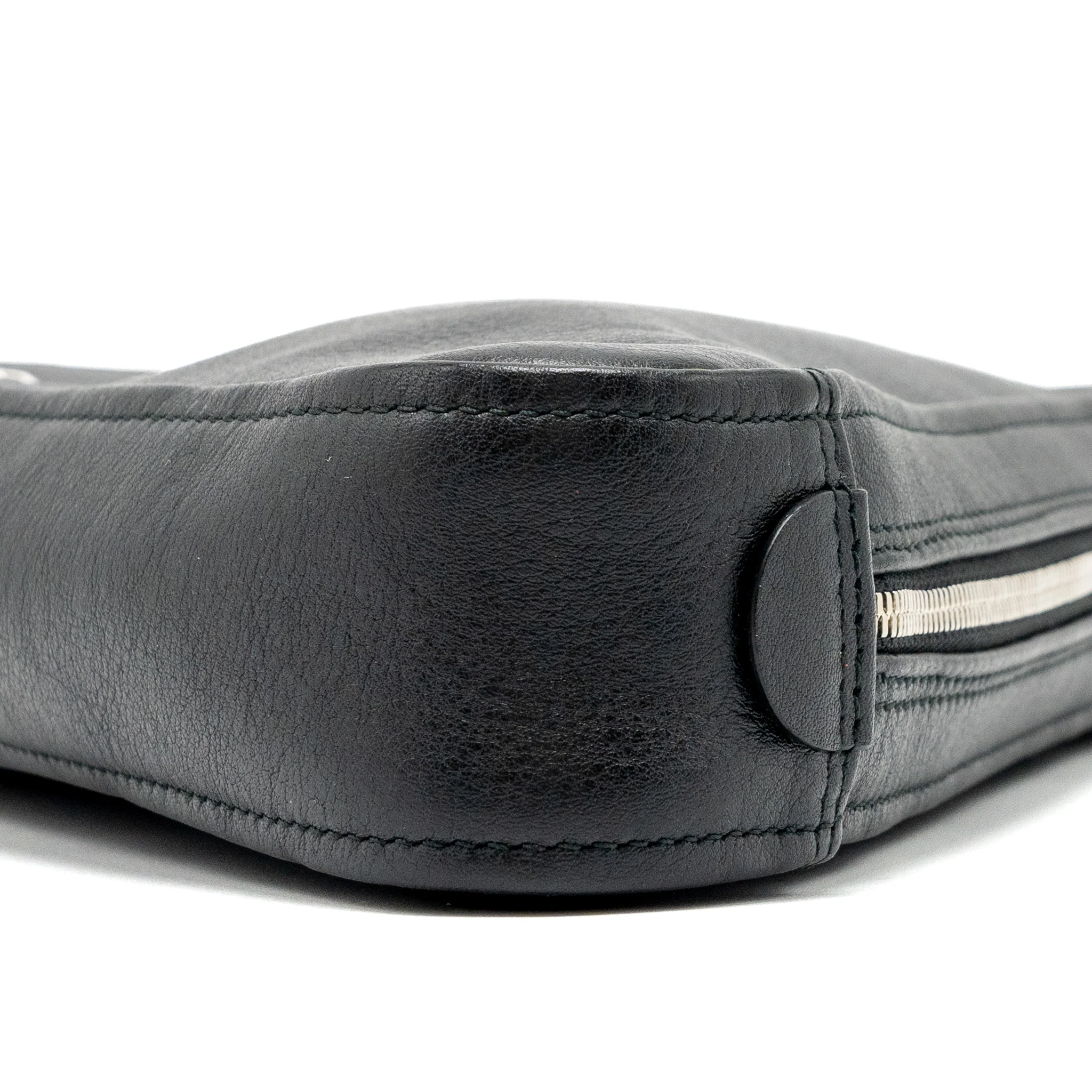 Balenciaga triangle zip clutch calfskin black SHW - Image 7