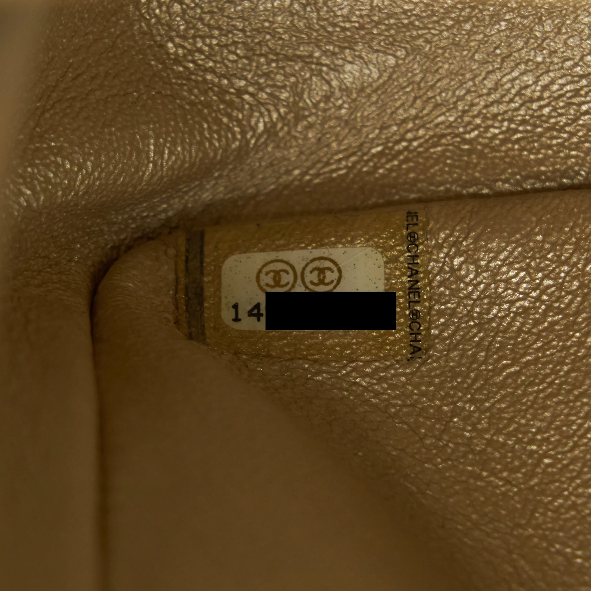 Chanel 2.55 Reissue 226 Double Flap Bag Ruthenium Hardware - Image 18