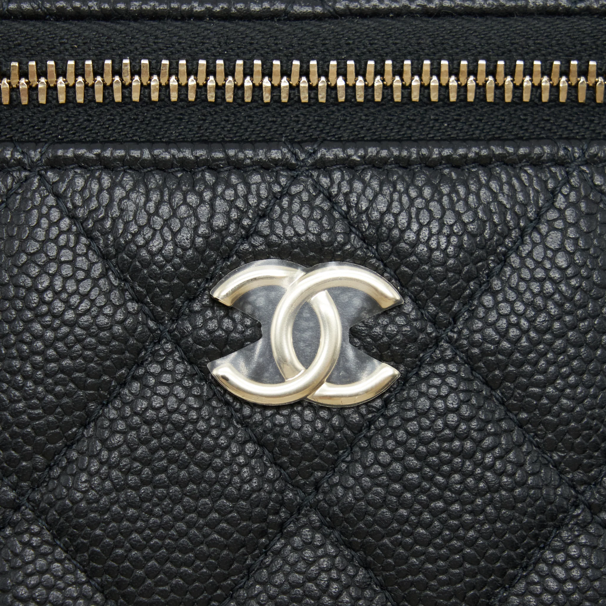 Chanel 22P Vertical Mini Vanity With CC Logo Chain Caviar Black LGHW - Image 4