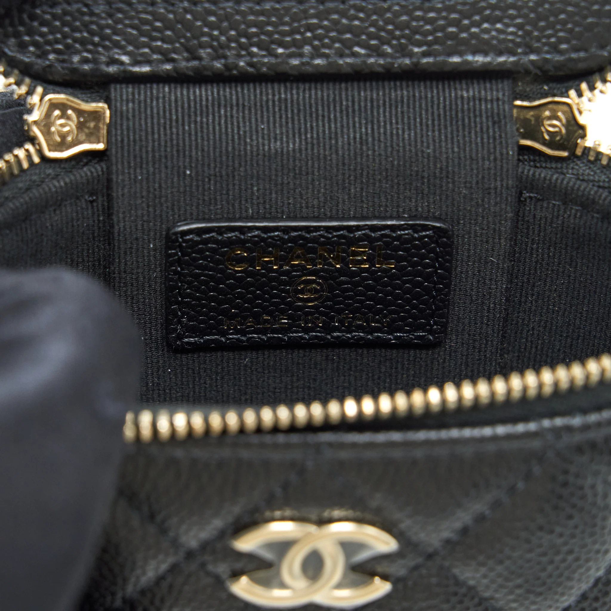 Chanel 22P Vertical Mini Vanity With CC Logo Chain Caviar Black LGHW - Image 9