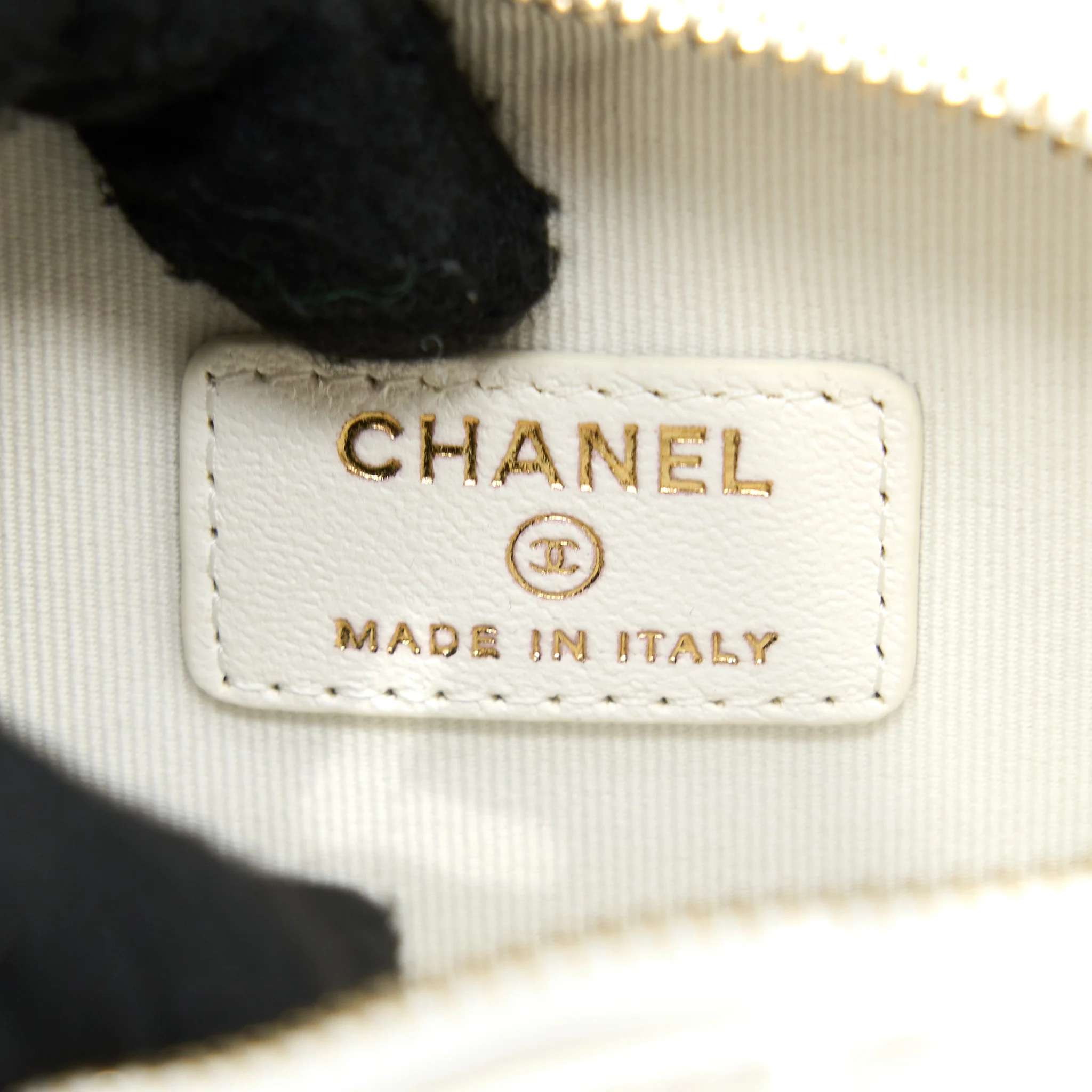 Chanel 22s Heart Belt Bag Lambskin White LGHW - Image 11