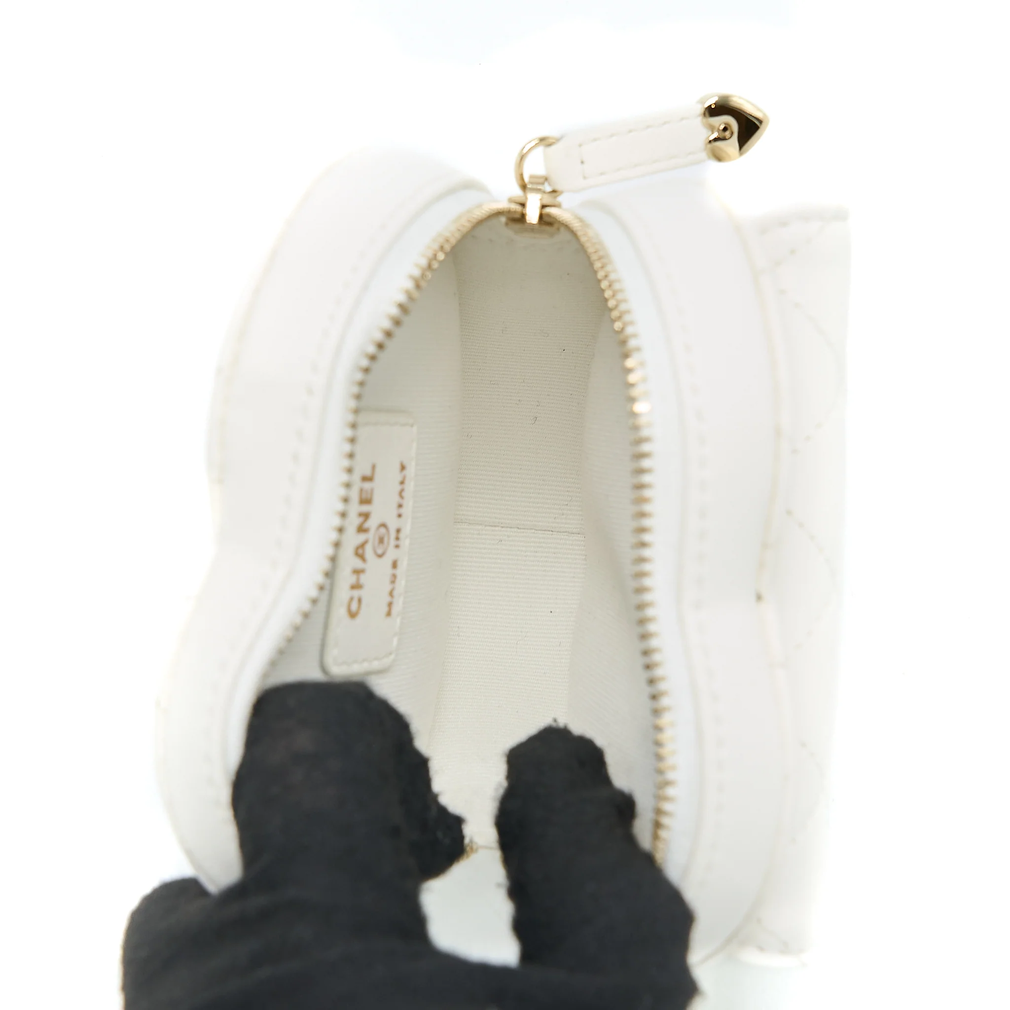 Chanel 22s Heart Belt Bag Lambskin White LGHW - Image 3