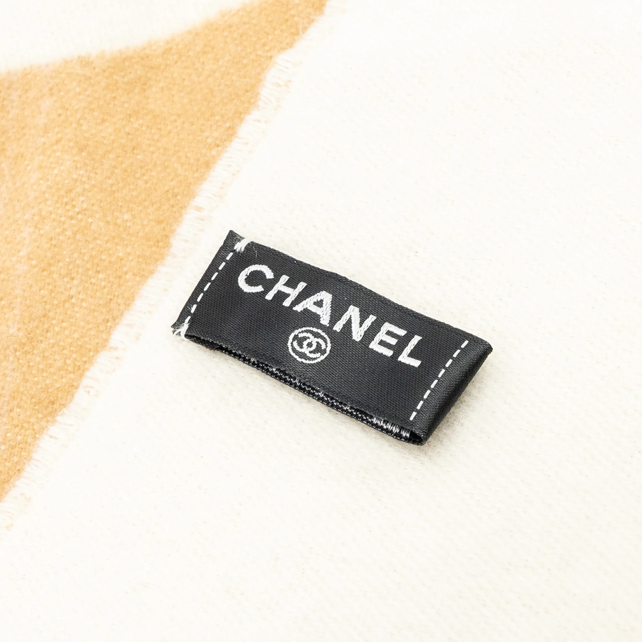 Chanel Cashmere And Wool Multicolour Scarf Pink/ beige/ Cream - Image 5