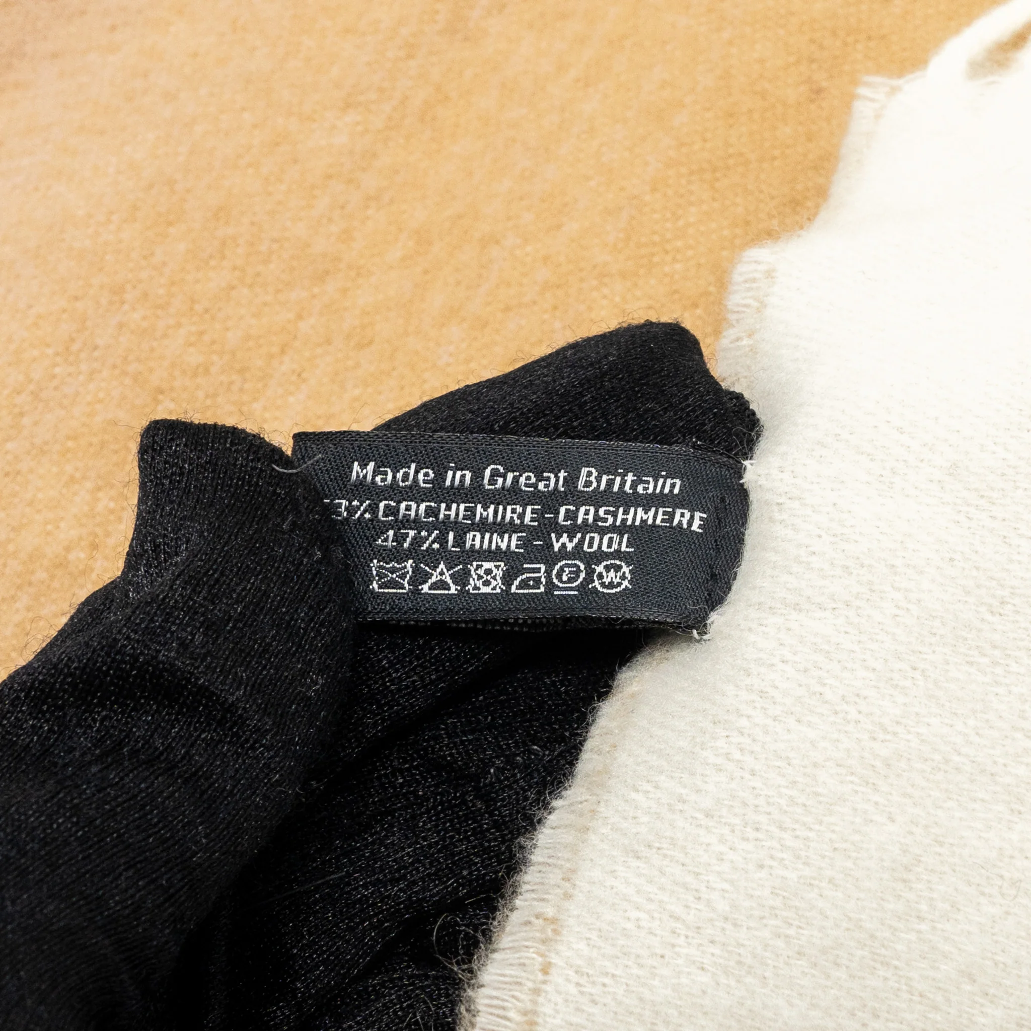 Chanel Cashmere And Wool Multicolour Scarf Pink/ beige/ Cream - Image 6