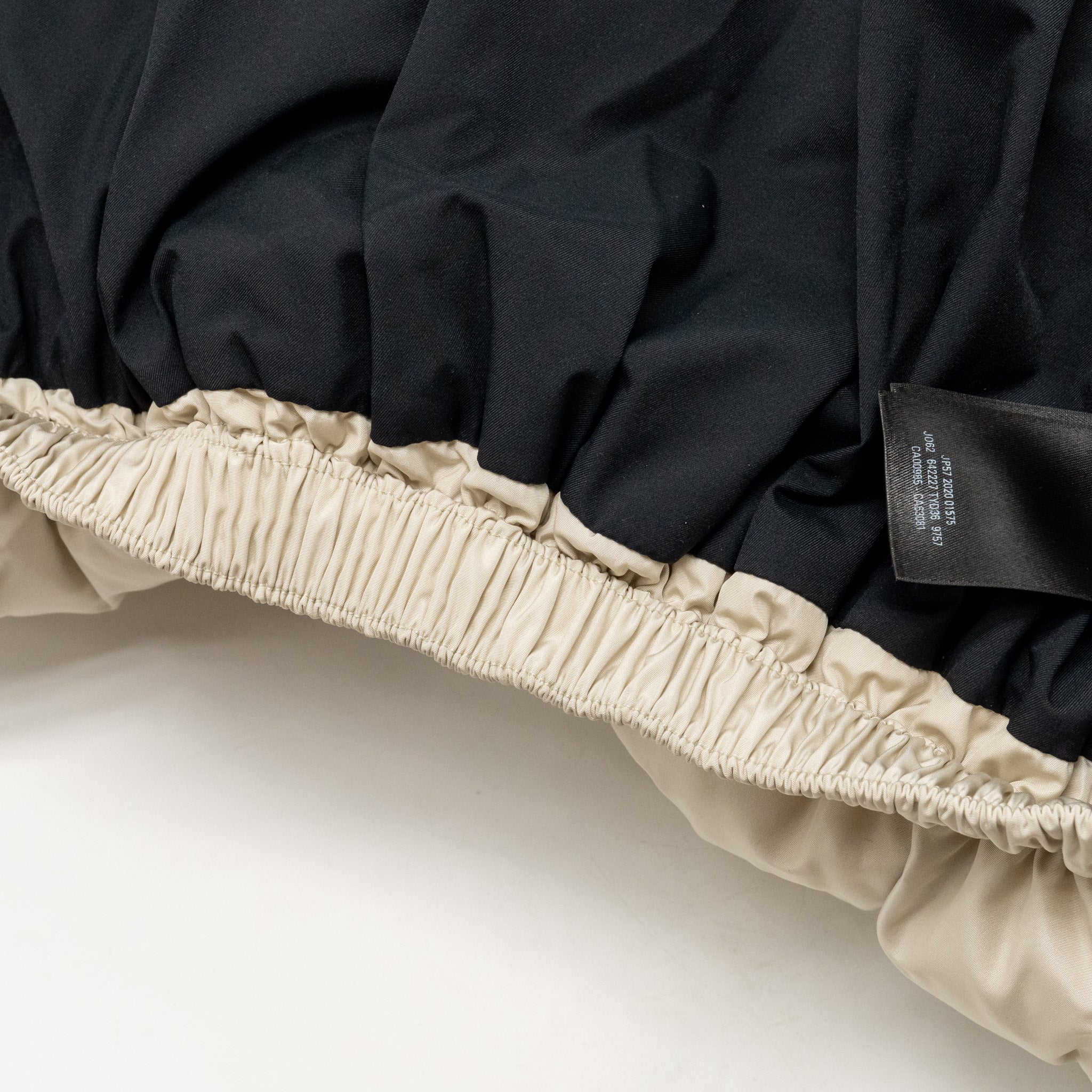 Balenciaga Size 36 Puffer Jacket Polyester/Viscose White with Black Hardware - Image 7