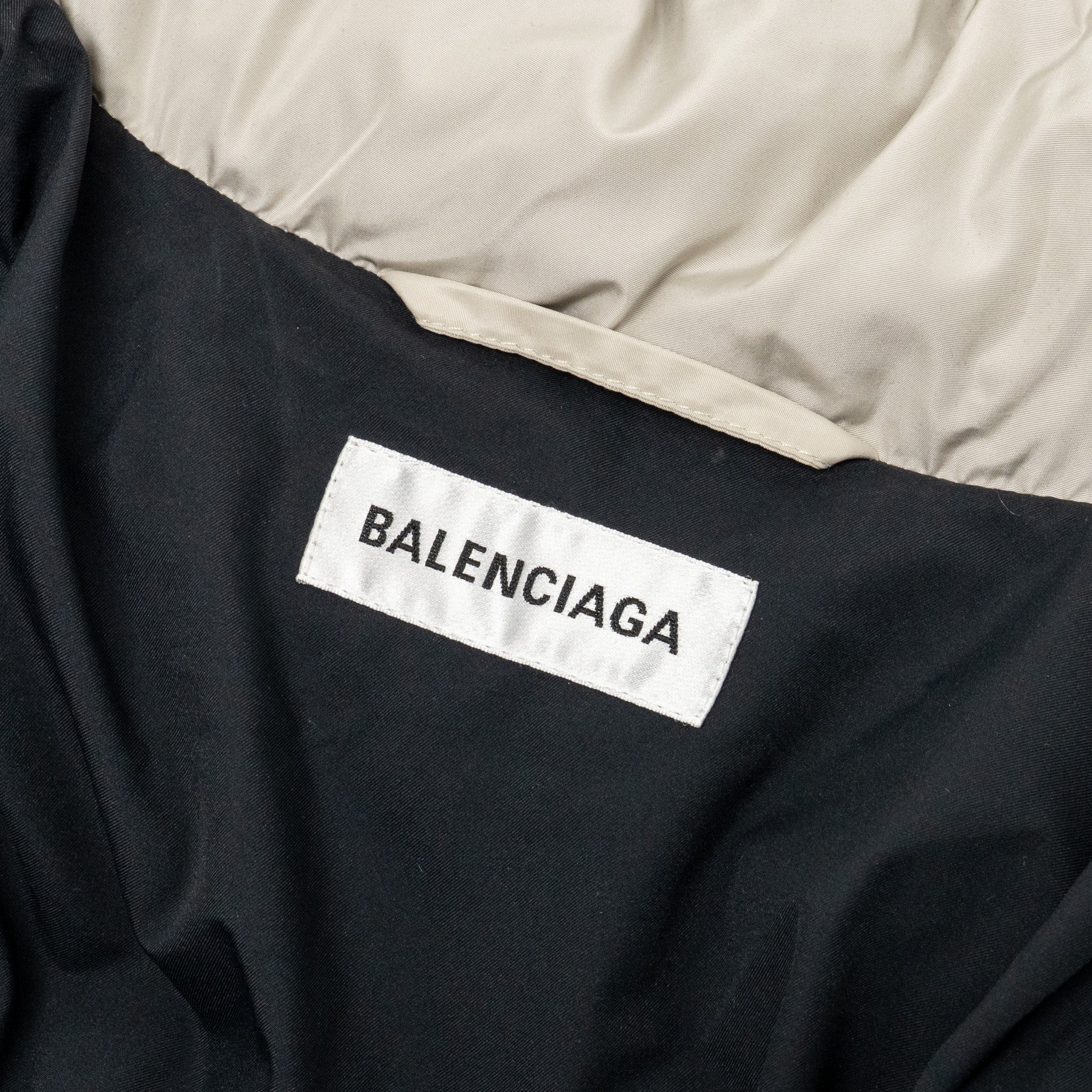 Balenciaga Size 36 Puffer Jacket Polyester/Viscose White with Black Hardware - Image 8